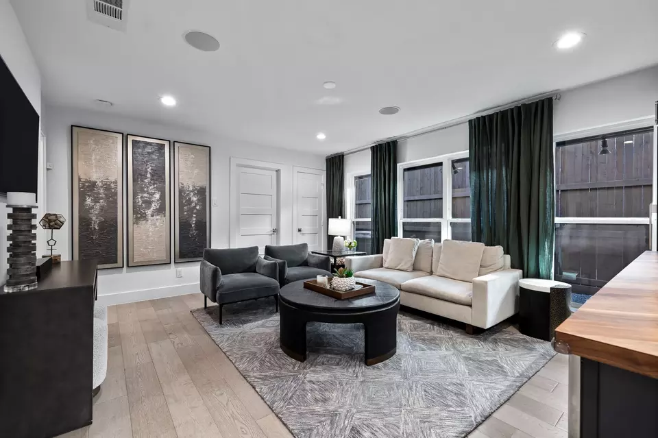 Living - 4527 Elsby Ave, Dallas, TX 75209 photo 3 of 4