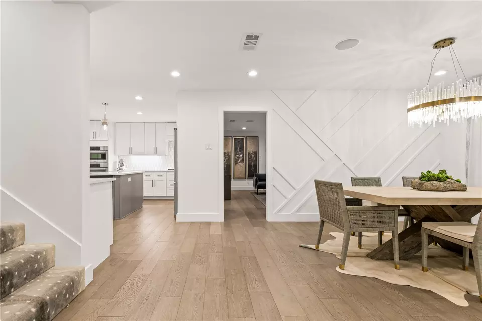 Entry Way - 4527 Elsby Ave, Dallas, TX 75209 photo 2 of 5