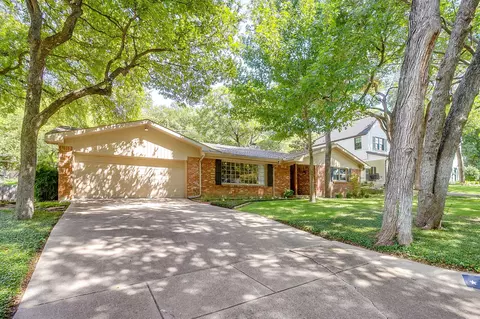 3229 Preston Hollow Rd, Fort Worth, TX 76109