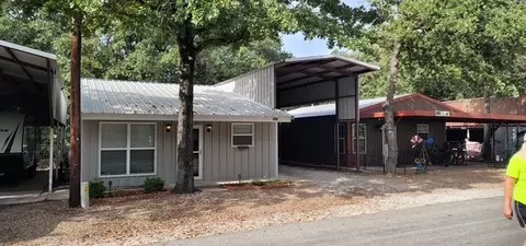 7004 Deer Hollow Ct, Granbury, TX 76049