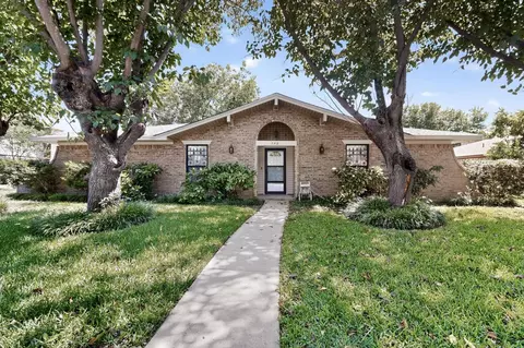 730 Donlee Rd, Lancaster, TX 75134
