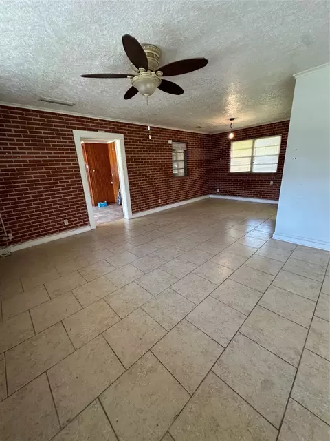 Living - 2741 Mill St, Ringgold, LA 71068 photo 6 of 6