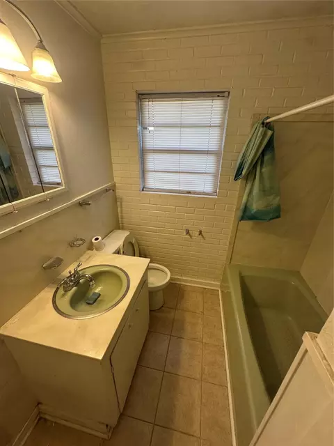 Bath - 2741 Mill St, Ringgold, LA 71068 photo 3 of 4
