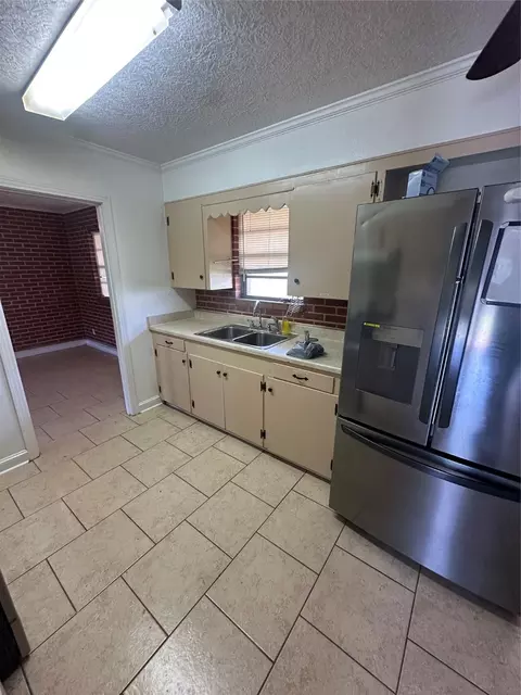 Kitchen - 2741 Mill St, Ringgold, LA 71068 photo 1 of 3