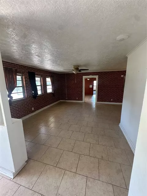 Living - 2741 Mill St, Ringgold, LA 71068 photo 1 of 6