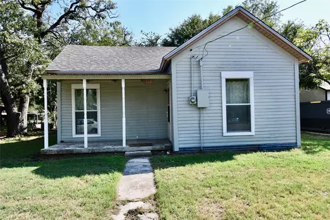 517 W Water St, Weatherford, TX 76086