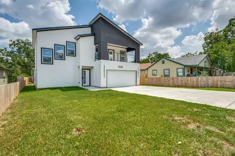 1026 N Tatum Ave, Dallas, TX 75211