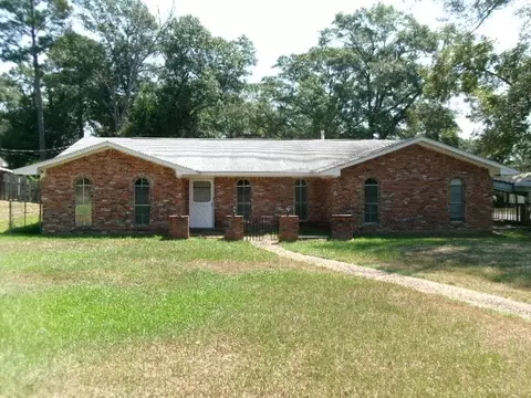 122 S Bird St, Vivian, LA 71082
