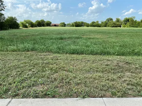 8540 W University Dr, Denton, TX 76207