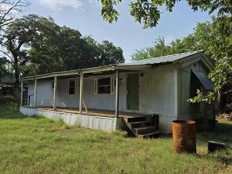 905 E Sears St, Denison, TX 75020