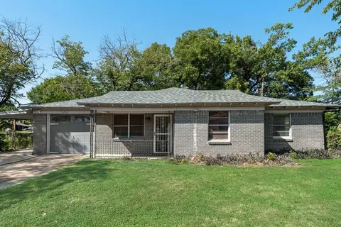 5201 Santa Rosa Dr, Haltom City, TX 76117
