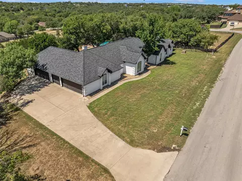 311 Diamond Oaks Dr, Hudson Oaks, TX 76087