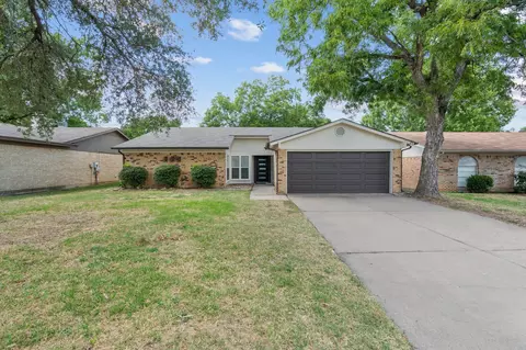 2510 Colleen Dr, Arlington, TX 76016