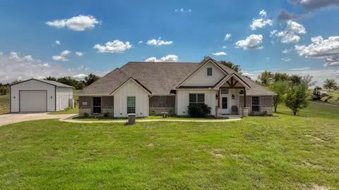 1024 Sunny Ct, Weatherford, TX 76085