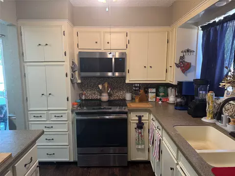 Kitchen - 710 Gary Ln, Abilene, TX 79601 photo 4 of 4