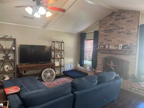 Living - 710 Gary Ln, Abilene, TX 79601 photo 1 of 2