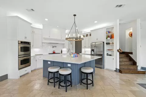 Kitchen - 850 Manor Dr, Argyle, TX 76226 photo 2 of 3