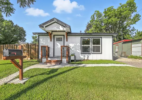101 Sandy St, Cleburne, TX 76031