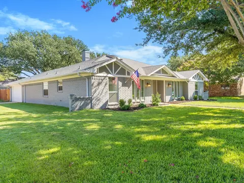 213 Turpin Dr, Highland Village, TX 75077