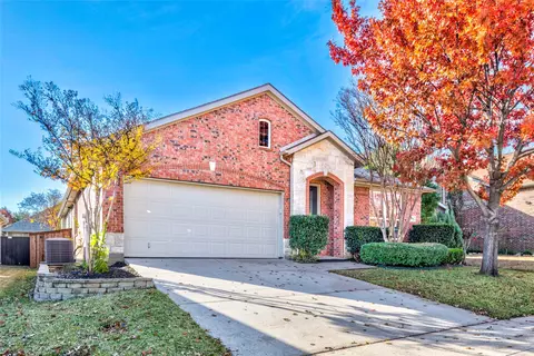 498 Jefferson Ln, Lake Dallas, TX 75065