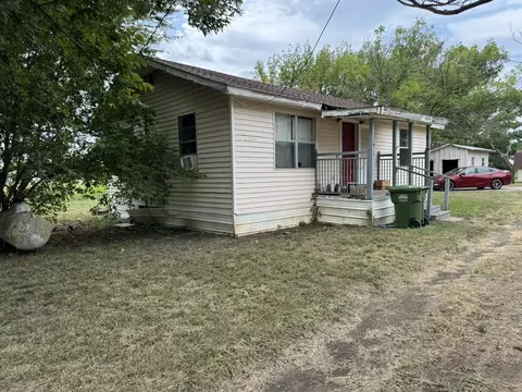 Exterior - 1214 E Fm 902, Howe, TX 75459 photo 3 of 6