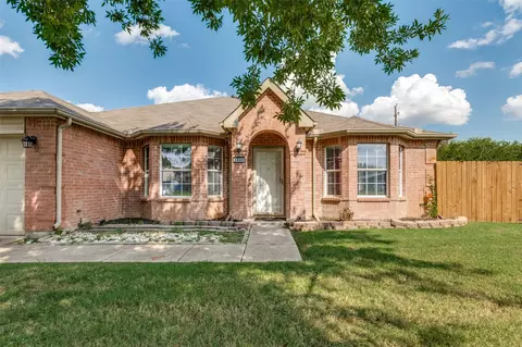 1008 Canyon Dr, Justin, TX 76247