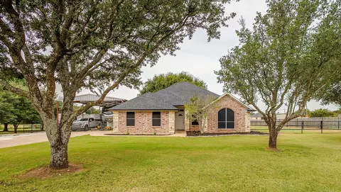305 Valley View Ct, Rio Vista, TX 76093