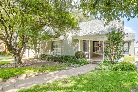 3724 Bellaire Dr N, Fort Worth, TX 76109