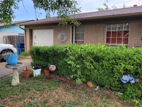 2714 Foxcroft Ln, Garland, TX 75044