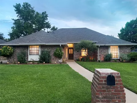 6624 Quail Ridge Dr, North Richland Hills, TX 76180