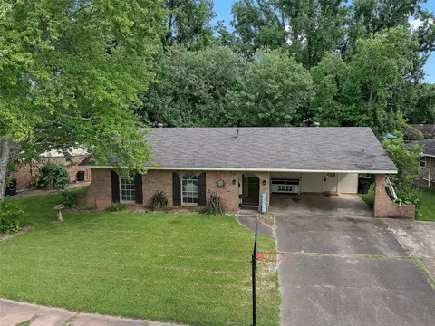 1918 Pluto Dr, Bossier City, LA 71112