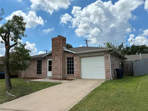 7162 Laurelhill Ct S, Fort Worth, TX 76133