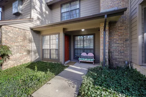 9910 Royal Ln #702, Dallas, TX 75231