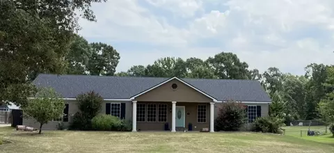 130 W Lakeshore Dr, Benton, LA 71006