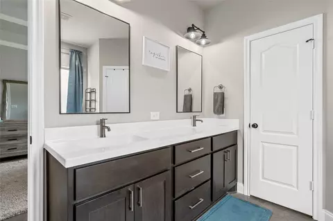 Bath - 10305 Aquilla Trl, Waco, TX 76708 photo 1 of 4