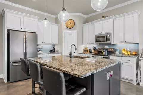 Kitchen - 10305 Aquilla Trl, Waco, TX 76708 photo 2 of 4