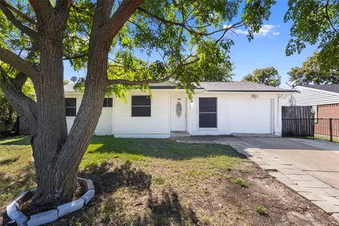 1111 Oriole Blvd, Duncanville, TX 75116
