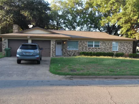 1200 Walker Dr, Hurst, TX 76053