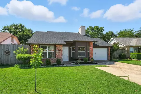 1404 Thackery Dr, Arlington, TX 76018
