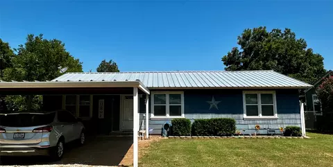 506 W Reiman St, Seymour, TX 76380