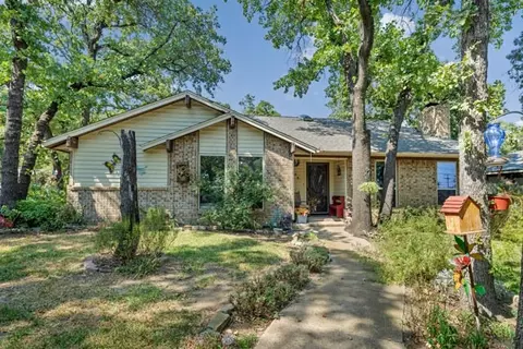 5905 Shamrock Dr, Arlington, TX 76016
