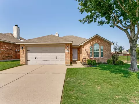 3813 Vista Greens Dr, Fort Worth, TX 76244