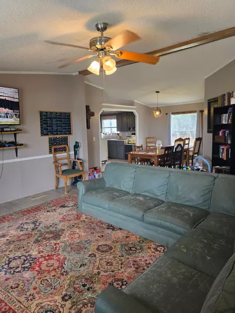 2901 Rolling Oaks Dr, Cleburne, TX 76031