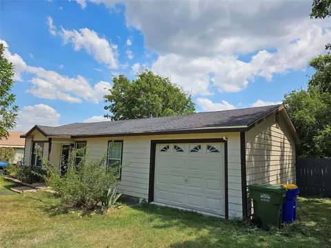 914 Ronald St, White Settlement, TX 76108