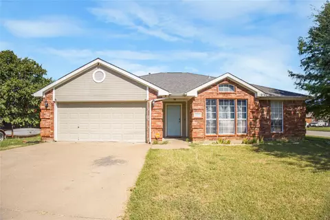 1620 Meadowlark Dr, Cleburne, TX 76033