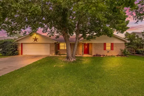 1407 Inglewood Dr, Stephenville, TX 76401