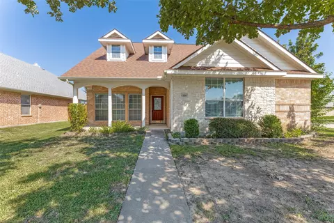 6100 Huntington Dr, Haltom City, TX 76137