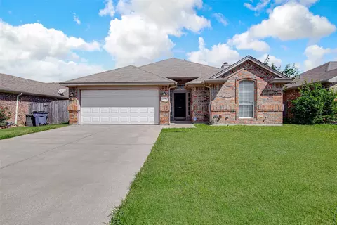 729 Mesa Vista Dr, Crowley, TX 76036