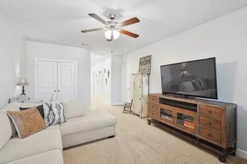 Entry Way - 1016 Lamp Post Ln, Argyle, TX 76226 photo 4 of 6
