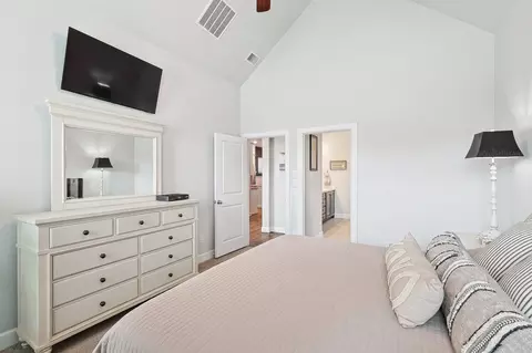 Bedroom - 1016 Lamp Post Ln, Argyle, TX 76226 photo 3 of 4